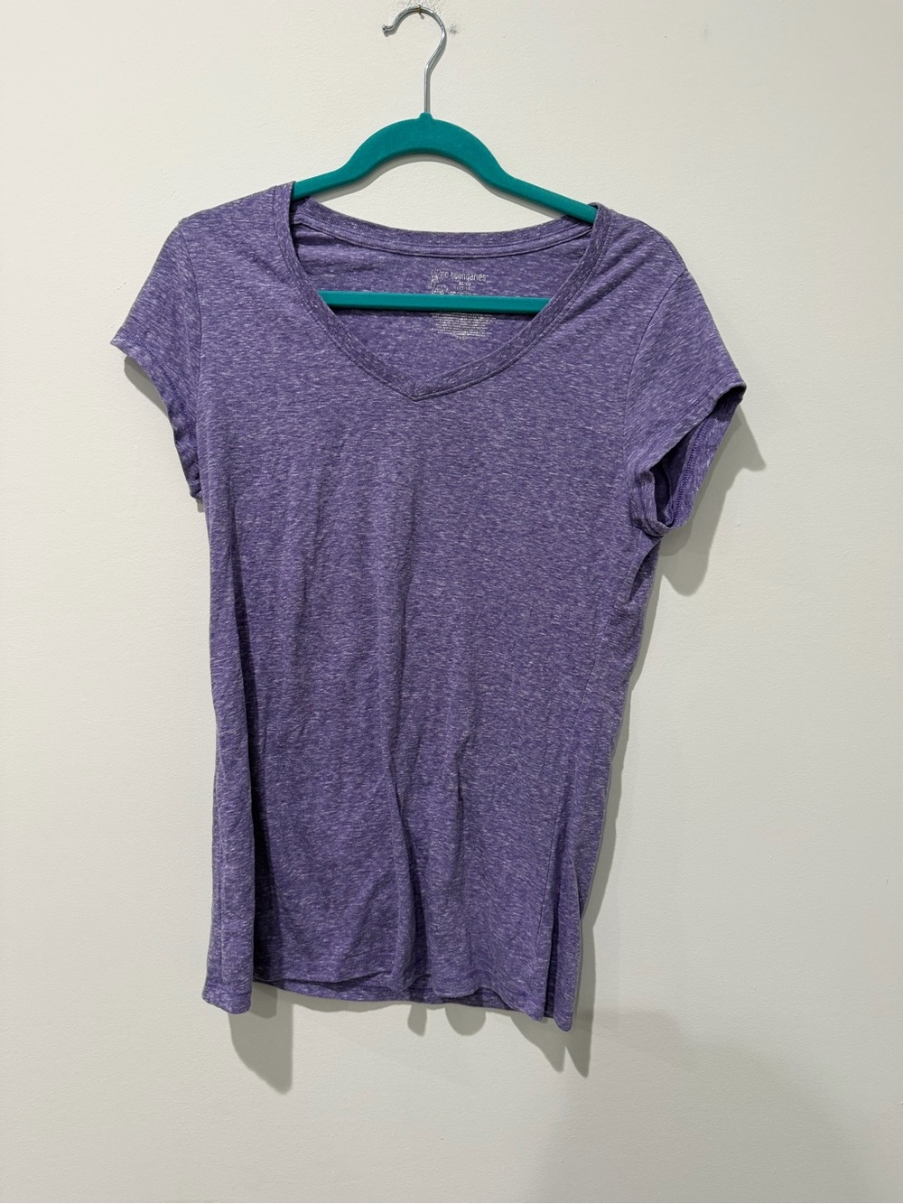 No Boundaries Heather Purple V-Neck Short Sleeve Tee